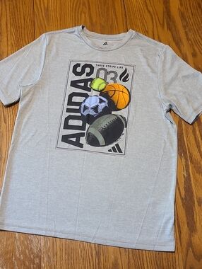 adidas Light Gray NWOT Short Sleeve Tee with Multi-Sport Graphic XL